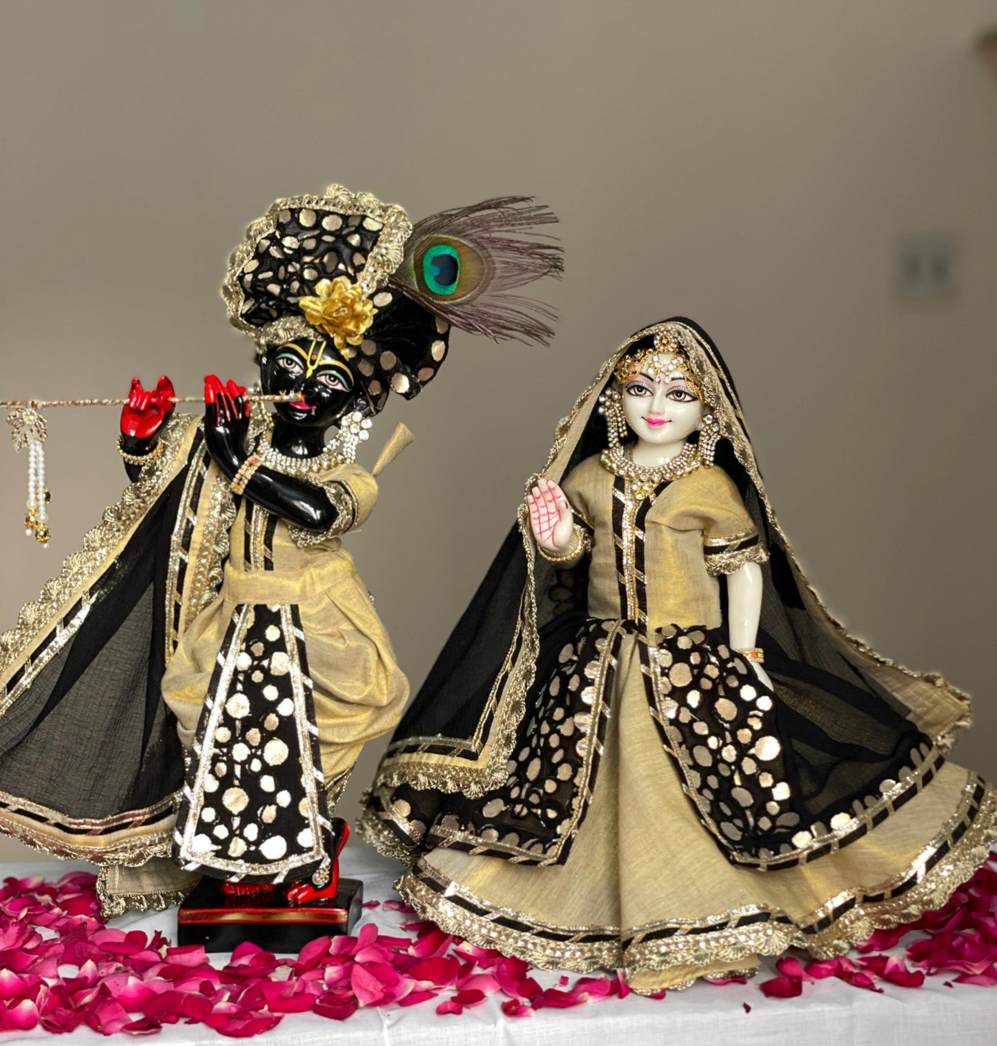 Shyamsundar Swarnim Poshak | silk hand embroidery heavy dress for Radha Krishna with heavy Pagdi